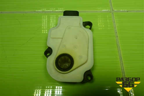 Моторчик заслонки радиатора (A24051103312) для Volvo XC90 с 2015г (ХС90)