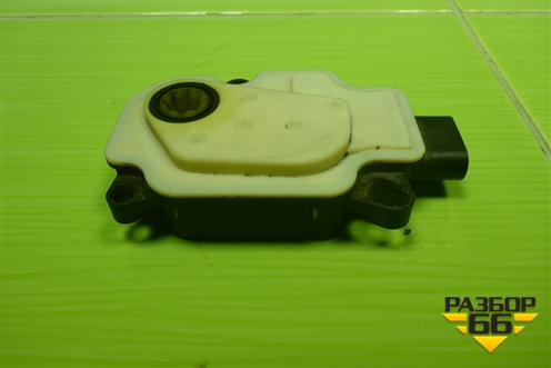 Моторчик заслонки радиатора (A24051103312) для Volvo XC90 с 2015г (ХС90)