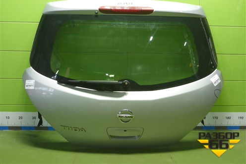 Дверь багажника со стеклом для Nissan Tiida (C11X) с 2004-2013г