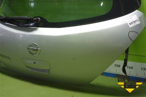 Дверь багажника со стеклом для Nissan Tiida (C11X) с 2004-2013г