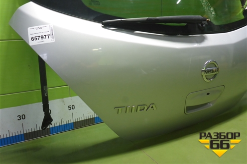 Дверь багажника со стеклом для Nissan Tiida (C11X) с 2004-2013г