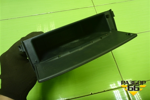 Ящик передней консоли (MN108092) для Mitsubishi Colt с 2004г