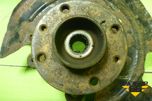 Кулак поворотный передний левый для Renault Logan с 2004-2015г