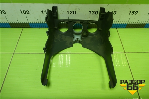 Накладка на торпедо (центральная) (MR951748) для Mitsubishi Colt с 2004г