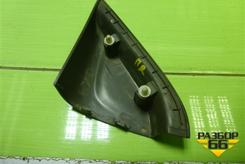 Накладка двери передней правой уголок (94743718) для Chevrolet Cobalt с 2012г