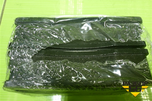 Колодки тормозные передние (новые) (7L6698151J) для Volkswagen Touareg c 2002-2010г