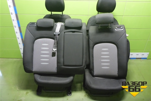 Сиденья комплект (5ти дверный хетчбэк AIR BAG подогрев) для Kia Ceed с 2012-2018г