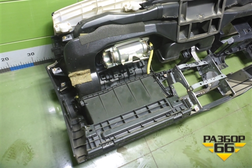 Торпедо с AIR BAG (MR512509) для Mitsubishi Lancer-9  с 2003-2008г