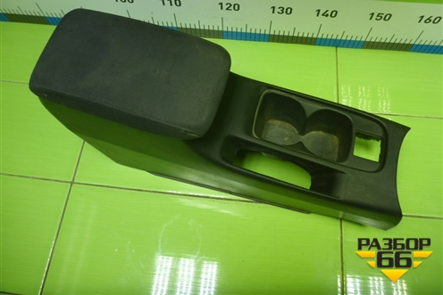 Подлокотник (MR512526) для Mitsubishi Lancer-9  с 2003-2008г