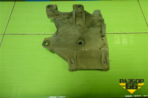 Кронштейн компрессора кондиционера (MR360566) для Mitsubishi Lancer-9  с 2003-2008г