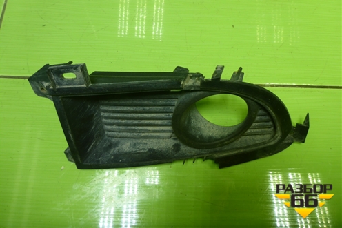 Накладка ПТФ правая (6407A016) для Mitsubishi Lancer-9  с 2003-2008г
