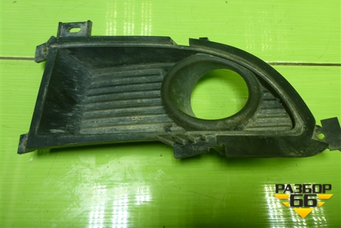 Накладка ПТФ правая (6407A016) для Mitsubishi Lancer-9  с 2003-2008г