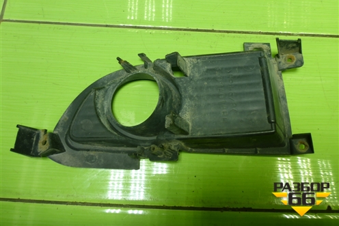Накладка ПТФ правая (6407A016) для Mitsubishi Lancer-9  с 2003-2008г