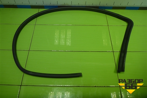 Уплотнитель двери передней левой (13254857) для Opel Corsa D с 2006-2014г (Корса Д)