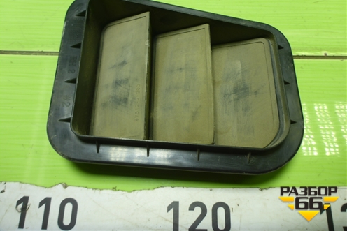 Клапан вентиляционный правый (975102F200) для Kia Ceed с 2012-2018г (Сид 2)