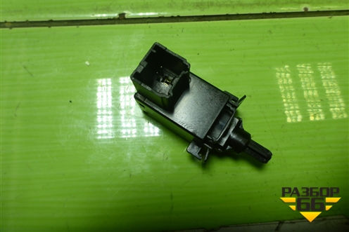 Датчик включения стопсигнала для Kia Ceed с 2012-2018г (Сид 2)