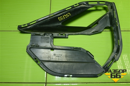 Решетка в передний бампер правая (51118497246) для BMW X1 F48 с 2014г (Х1 Ф48)