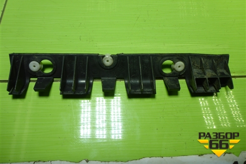 Кронштейн заднего бампера правый (8200301495) для Renault Logan с 2004-2015г (Логан)