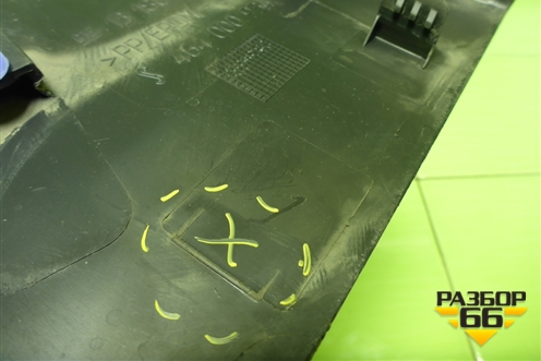 Обшивка стойки центральная нижняя левая (13180845) для Opel Corsa D с 2006-2014г (Корса Д)