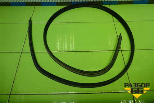 Уплотнитель на кузов левый (5ти дверный кузов) (13188998) для Opel Corsa D с 2006-2014г (Корса Д)