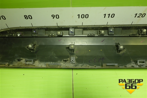 Накладка двери передней правой (8891867648) для Geely Atlas 2 с 2023г (Атлас)