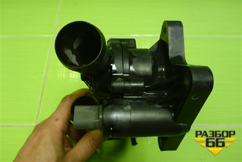 Корпус термостата (03C121026M) для Volkswagen Polo (седан) с 2010г (Поло)