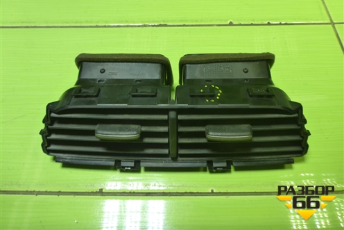 Дефлектор воздушный центральный (77610SMGE010) для Honda Civic 5D с 2005-2011г (Цивик)