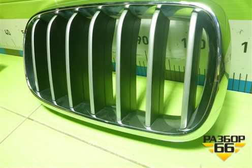 Решетка радиатора правая (7316076) для BMW X5 F15 с 2013г (Х5 Ф15)