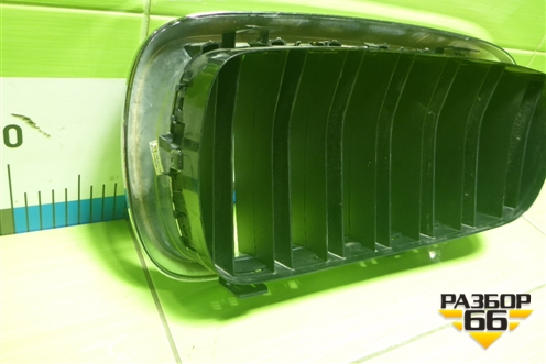 Решетка радиатора правая (7316076) для BMW X5 F15 с 2013г (Х5 Ф15)