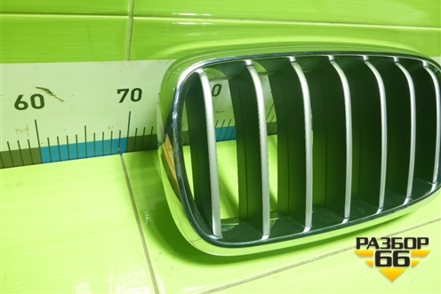 Решетка радиатора левая (7316075) для BMW X5 F15 с 2013г (Х5 Ф15)