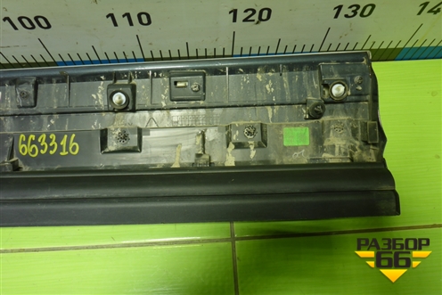 Накладка двери передней правой (8889688743) для Geely Monjaro с 2021г (Монджаро)