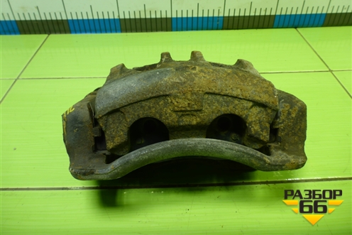 Суппорт передний левый (581102W700) для Hyundai Santa Fe с 2012-2018г (Санта Фе)