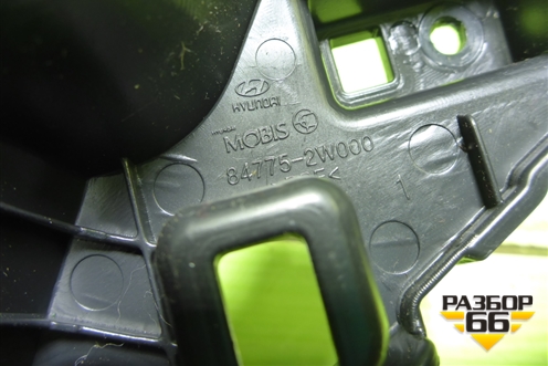 Накладка на торпедо (правая) (847752W000) для Hyundai Santa Fe с 2012-2018г (Санта Фе)