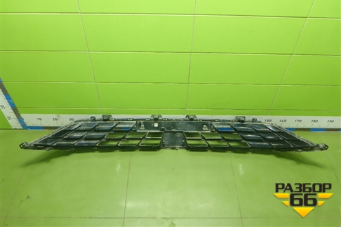 Решетка в передний бампер центральная (8891861846) для Geely Atlas 2 с 2023г (Атлас)