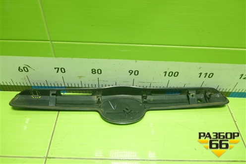 Накладка крышки багажника (7681133901) для Toyota Camry V40 с 2006-2011г (Камри)