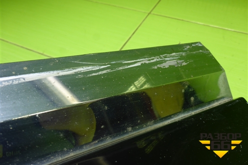 Накладка двери задней правой (7P6854950H) для Volkswagen Touareg с 2010-2018г (Туарег)