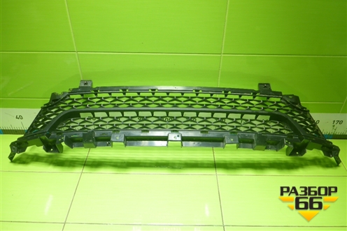 Решетка в передний бампер центральная (после 2021г) (8450090847) для VAZ Largus/Ларгус с 2012-2024г