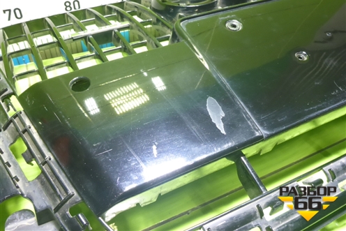 Решетка радиатора (после 2012г под парктроник правый руль) (8R0853651) для Audi Q5 c 2008-2017г (Ку 5)