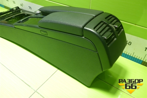 Подлокотник (правый руль) (A2046800150) для Mercedes Benz C-Klass W204 с 2007-2014г (Ц)