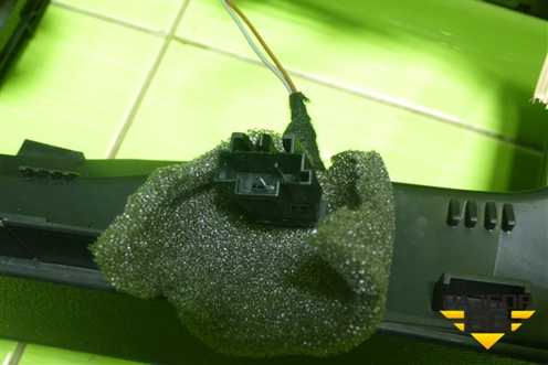 Подлокотник (правый руль) (A2046800150) для Mercedes Benz C-Klass W204 с 2007-2014г (Ц)