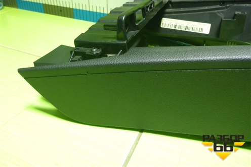 Подлокотник (правый руль) (A2046800150) для Mercedes Benz C-Klass W204 с 2007-2014г (Ц)