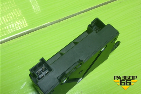 Блок управления топливным насосом (A2215402062) для Mercedes Benz C-Klass W204 с 2007-2014г (Ц)