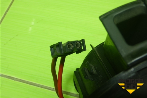 Моторчик отопителя (правый руль) (V2425001) для Mercedes Benz C-Klass W204 с 2007-2014г (Ц)