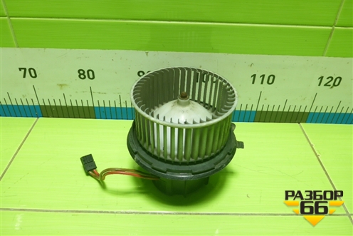 Моторчик отопителя (правый руль) (V7825001) для Mercedes Benz E-Klass W212 с 2009-2016г (Е)