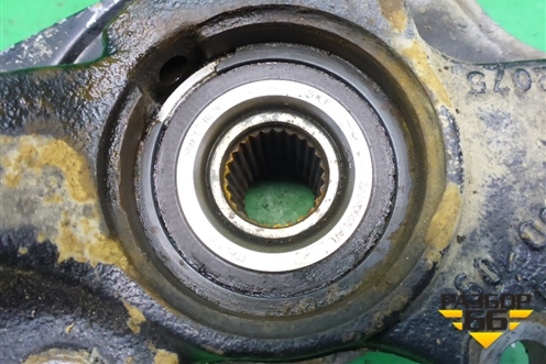 Кулак поворотный передний правый (55703153) для Opel Corsa D с 2006-2014г (Корса Д)