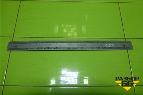 Накладка порога внутренняя переднего левого (в проём) (A2046800135) для Mercedes Benz C-Klass W204 с 2007-2014г (Ц)