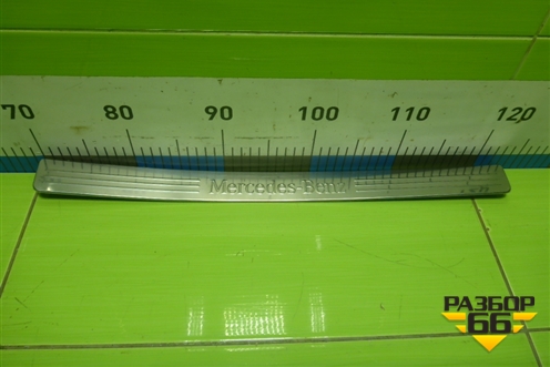 Накладка порога внутренняя переднего левого (в проём) (A2046800135) для Mercedes Benz C-Klass W204 с 2007-2014г (Ц)