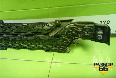 Решетка в передний бампер центральная (Cross) (8450031001) для VAZ Vesta/Веста с 2015г