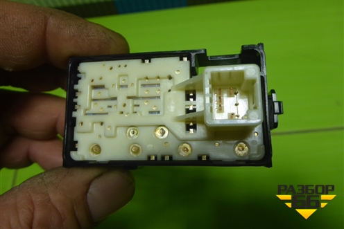 Кнопка стеклоподъёмника для Toyota Land Cruiser Prado(150) с 2009г (Ленд Крузер Прадо)