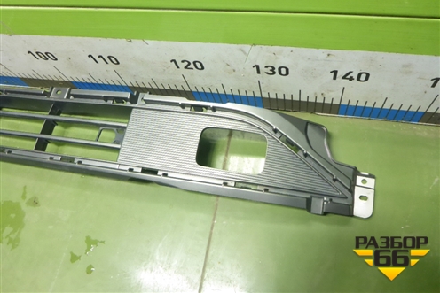 Решетка в передний бампер центральная (602003600AA) для Jaecoo J7 с 2023г (Джей7)